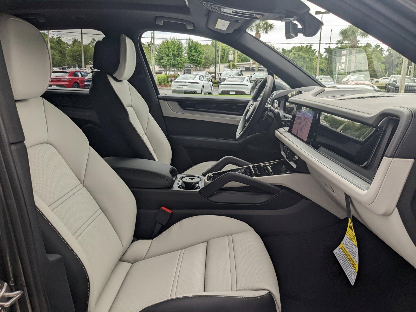 2024 Porsche Cayenne Vehicle Photo in Maitland, FL 32751