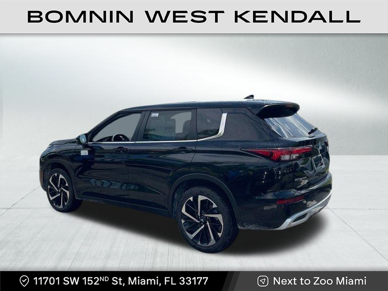 Used 2024 Mitsubishi Outlander SE with VIN JA4J3VA84RZ006772 for sale in Miami, FL