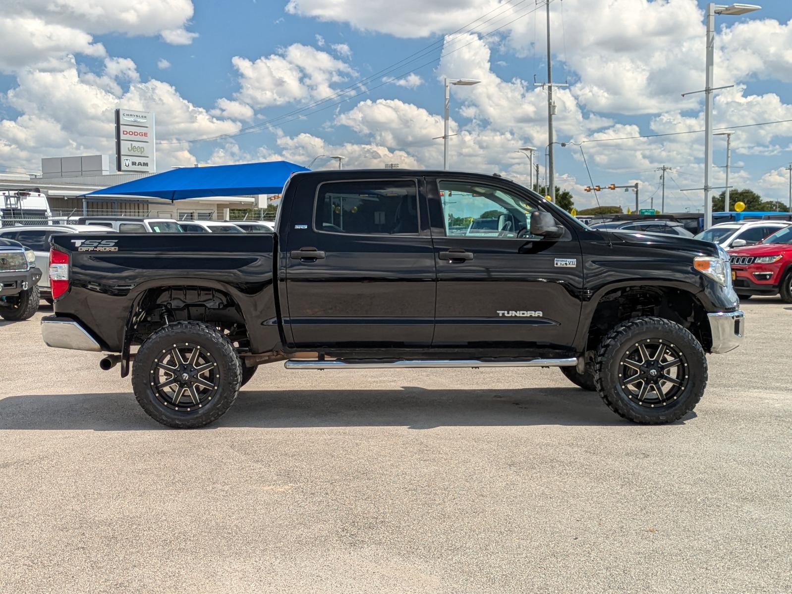 2015 Toyota Tundra 4WD Truck Vehicle Photo in Seguin, TX 78155