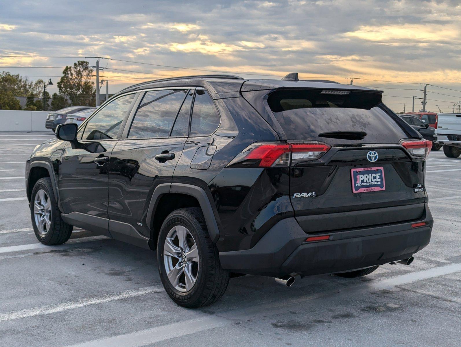 2022 Toyota RAV4 Vehicle Photo in Ft. Myers, FL 33907