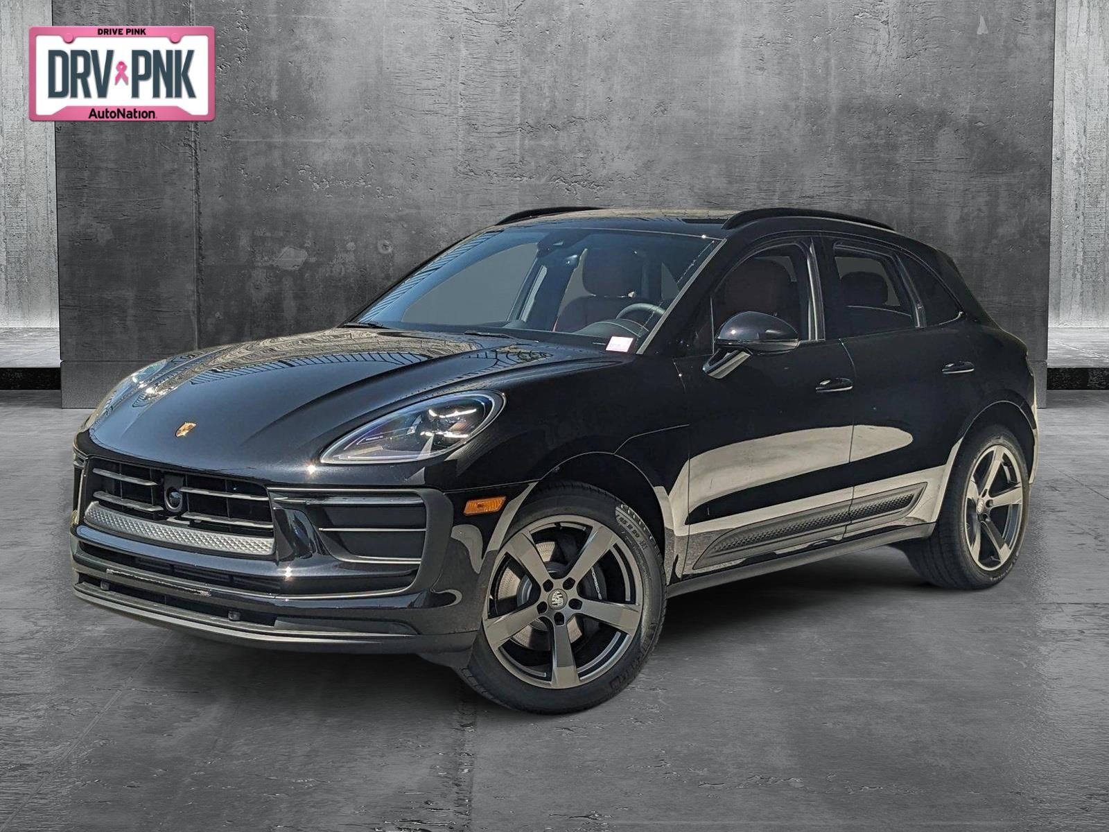 2024 Porsche Macan Vehicle Photo in TIMONIUM, MD 21093-2300