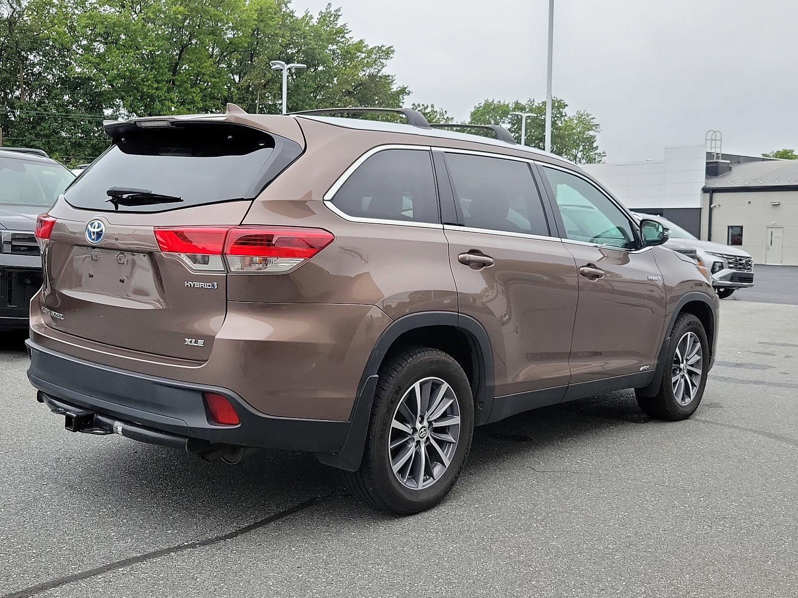 2019 Toyota Highlander Vehicle Photo in Harrisburg, PA 17111