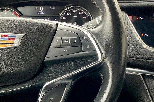 2022 Cadillac XT5 Vehicle Photo in TOPEKA, KS 66609-0000