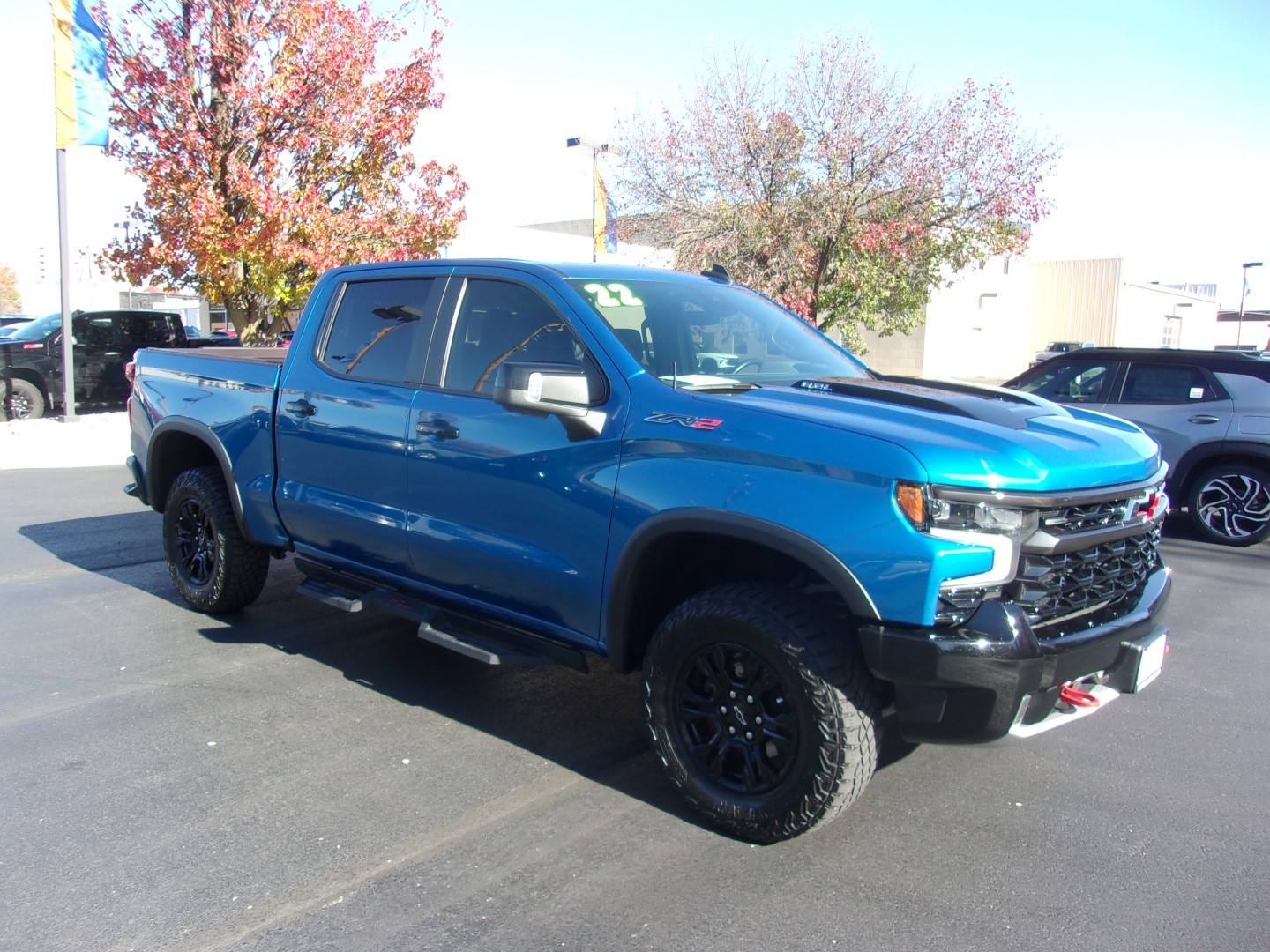 Used 2022 Chevrolet Silverado 1500 ZR2 with VIN 3GCUDHELXNG669290 for sale in Leavenworth, KS