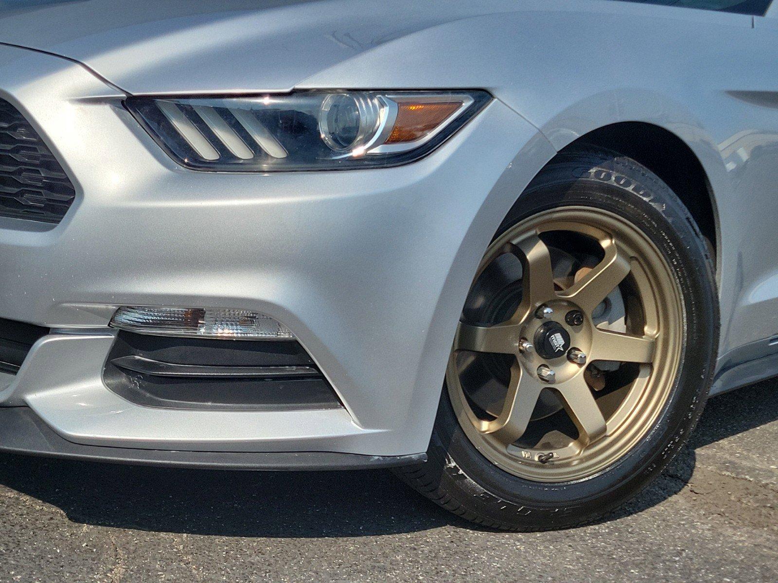 2017 Ford Mustang Vehicle Photo in Saint Charles, IL 60174