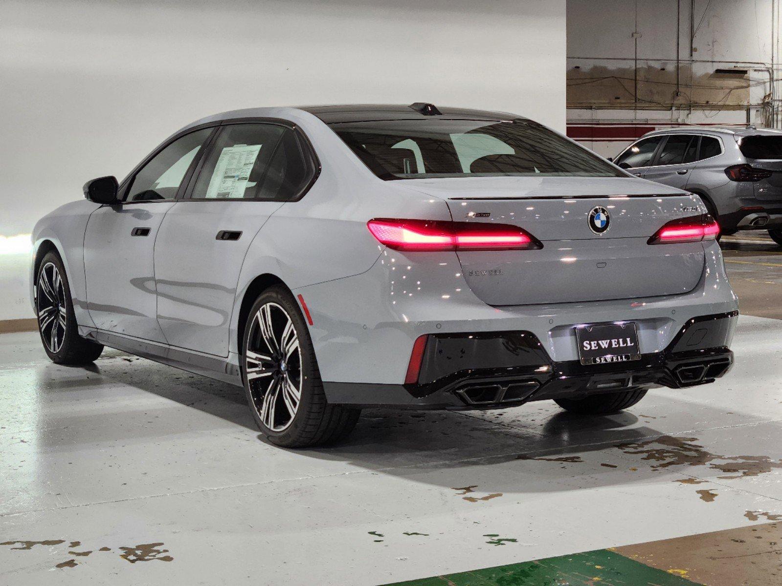 2024 BMW 760i xDrive Vehicle Photo in GRAPEVINE, TX 76051