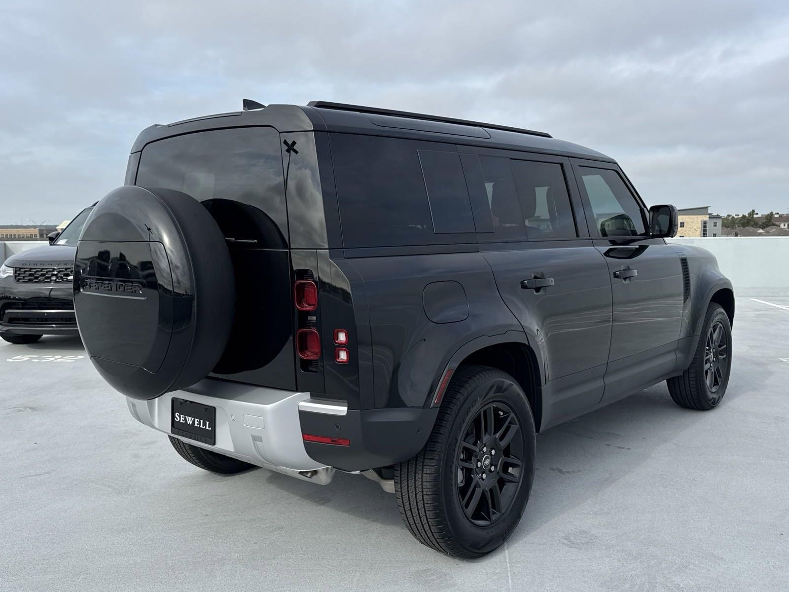 2025 Defender Vehicle Photo in AUSTIN, TX 78717