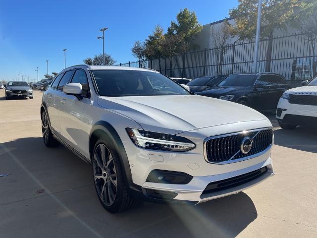 2025 Volvo V90 Cross Country Vehicle Photo in Grapevine, TX 76051