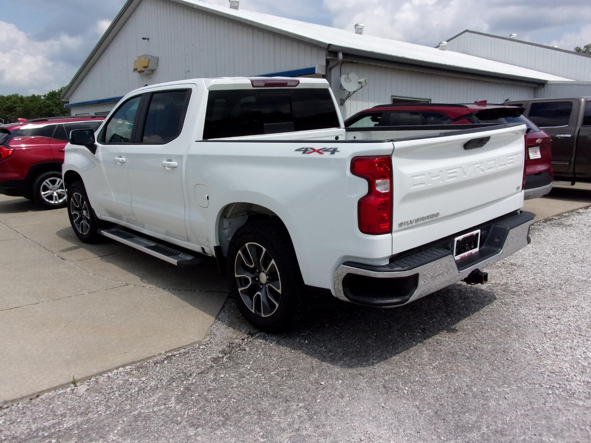 Used 2019 Chevrolet Silverado 1500 LT with VIN 3GCUYDED0KG268249 for sale in Orleans, IN