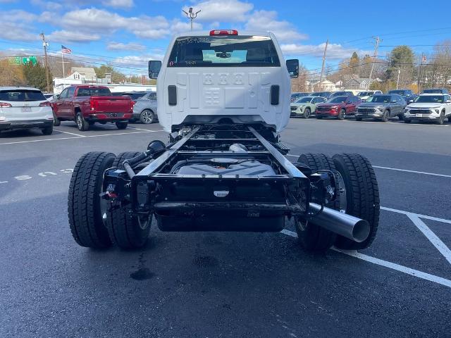 2024 Chevrolet Silverado Chassis Cab Vehicle Photo in GARDNER, MA 01440-3110