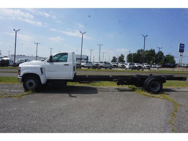 2023 Chevrolet Silverado 6500 HD Vehicle Photo in ALCOA, TN 37701-3235