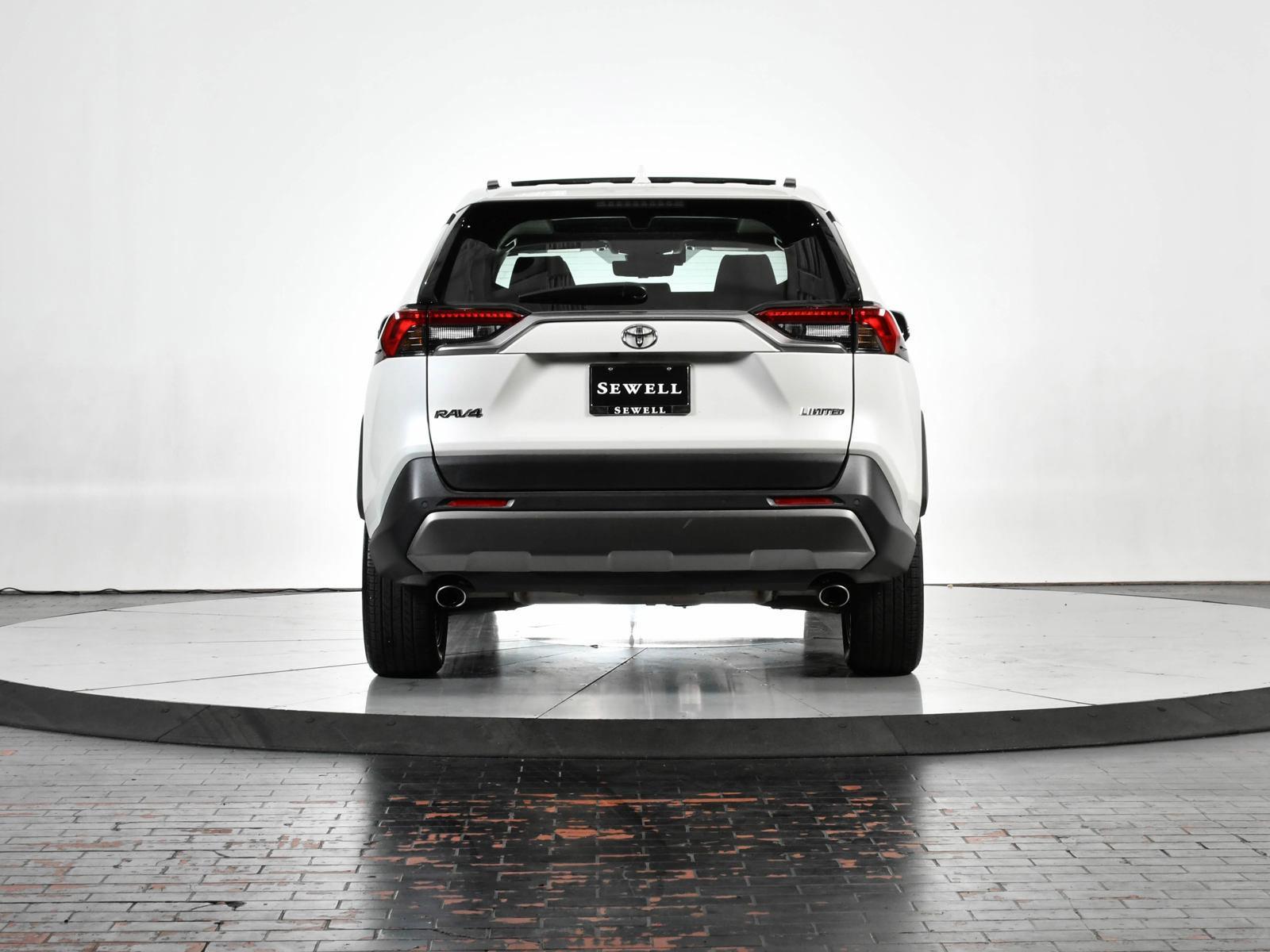 2022 Toyota RAV4 Vehicle Photo in DALLAS, TX 75235