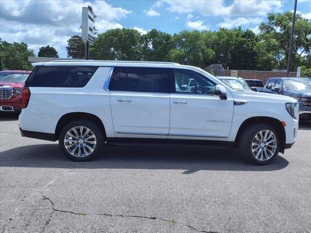 Used 2022 GMC Yukon XL Denali with VIN 1GKS2JKL9NR259495 for sale in Litchfield, MN