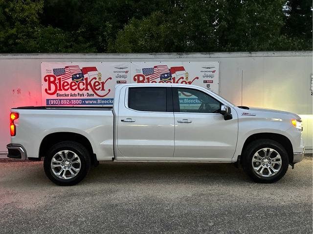 2024 Chevrolet Silverado 1500 Vehicle Photo in DUNN, NC 28334-8900