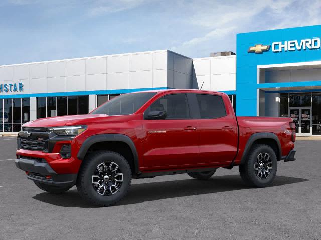 2024 Chevrolet Colorado Vehicle Photo in MOON TOWNSHIP, PA 15108-2571