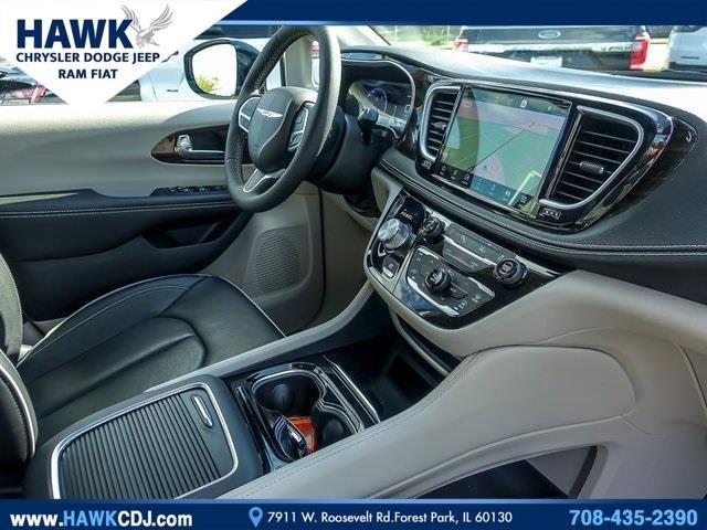 2023 Chrysler Pacifica Vehicle Photo in Plainfield, IL 60586