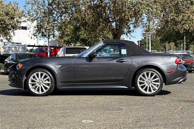 2018 FIAT 124 Spider Vehicle Photo in ELK GROVE, CA 95757-8703