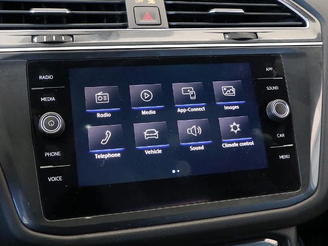 2020 Volkswagen Tiguan Vehicle Photo in LIBERTYVILLE, IL 60048-3287