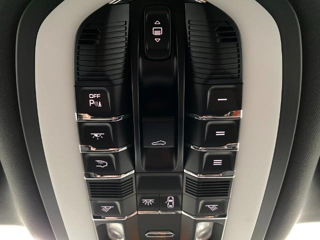 2022 Porsche Macan Vehicle Photo in Appleton, WI 54913