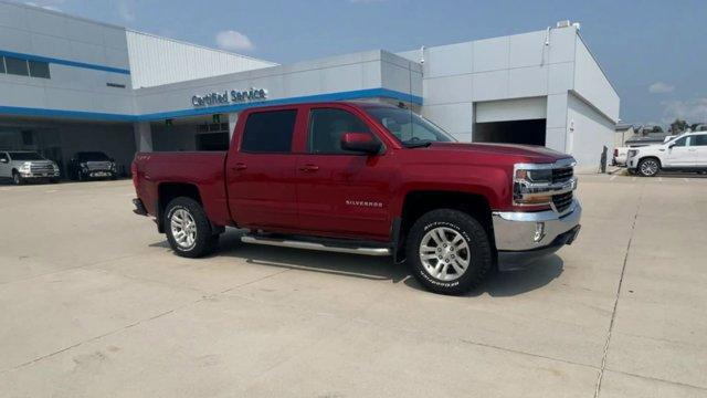 Used 2018 Chevrolet Silverado 1500 LT with VIN 3GCUKREC9JG620538 for sale in Grand Island, NE