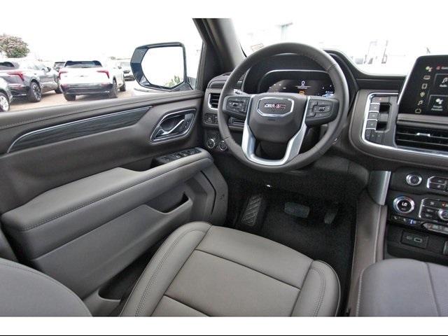 2024 GMC Yukon XL Vehicle Photo in ROSENBERG, TX 77471-5675