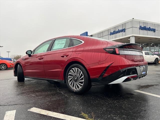 2025 Hyundai SONATA Hybrid Vehicle Photo in O'Fallon, IL 62269