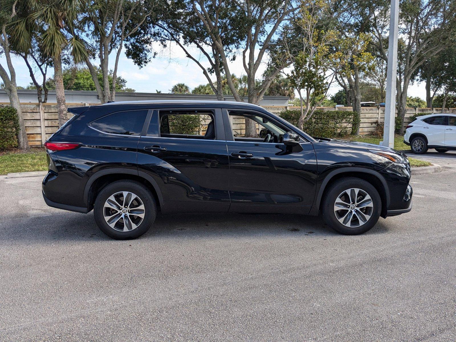 2023 Toyota Highlander Vehicle Photo in West Palm Beach, FL 33417