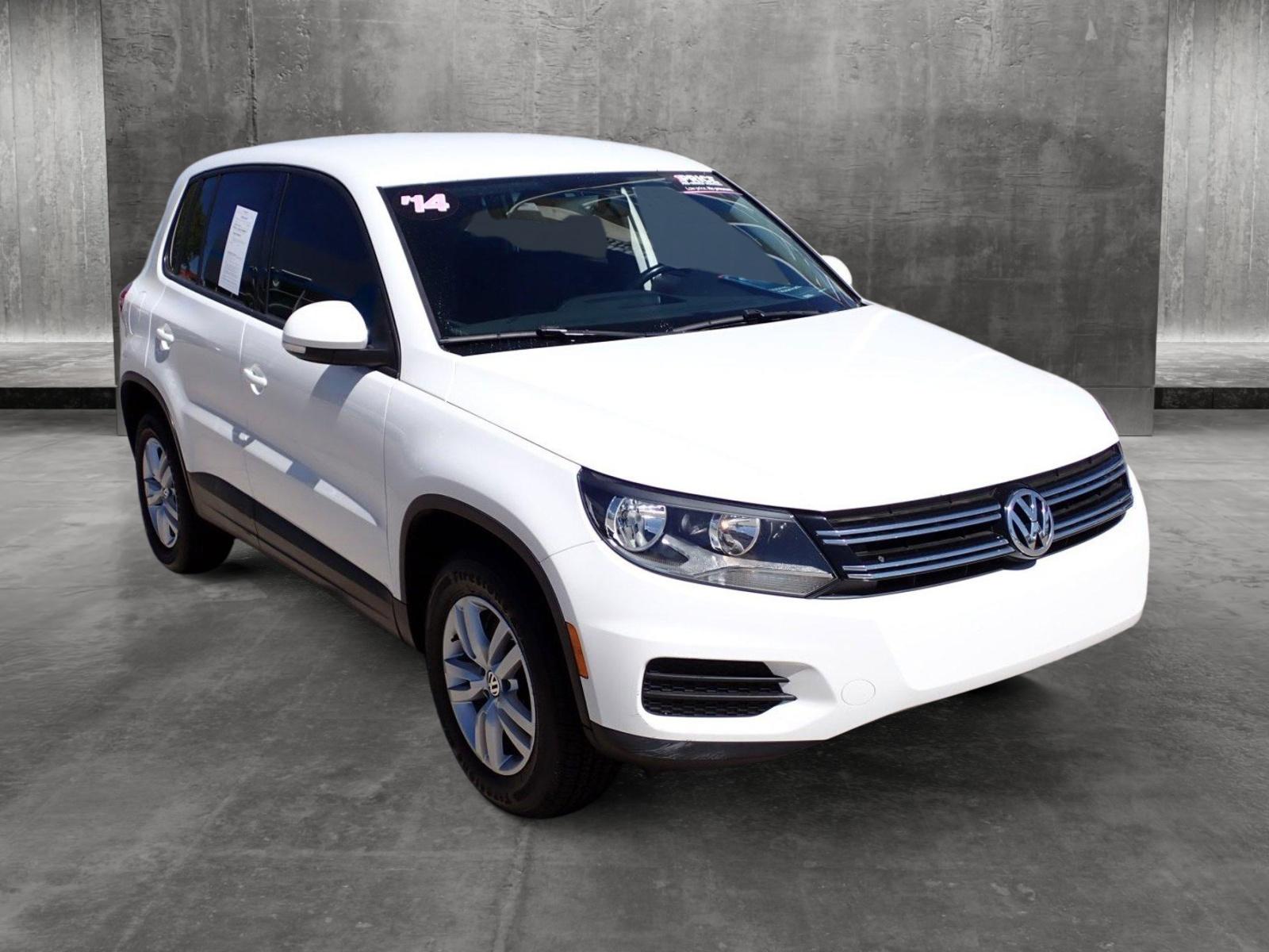 2014 Volkswagen Tiguan Vehicle Photo in DENVER, CO 80221-3610