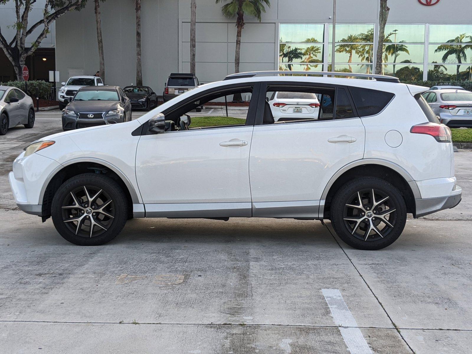 2017 Toyota RAV4 Vehicle Photo in Davie, FL 33331