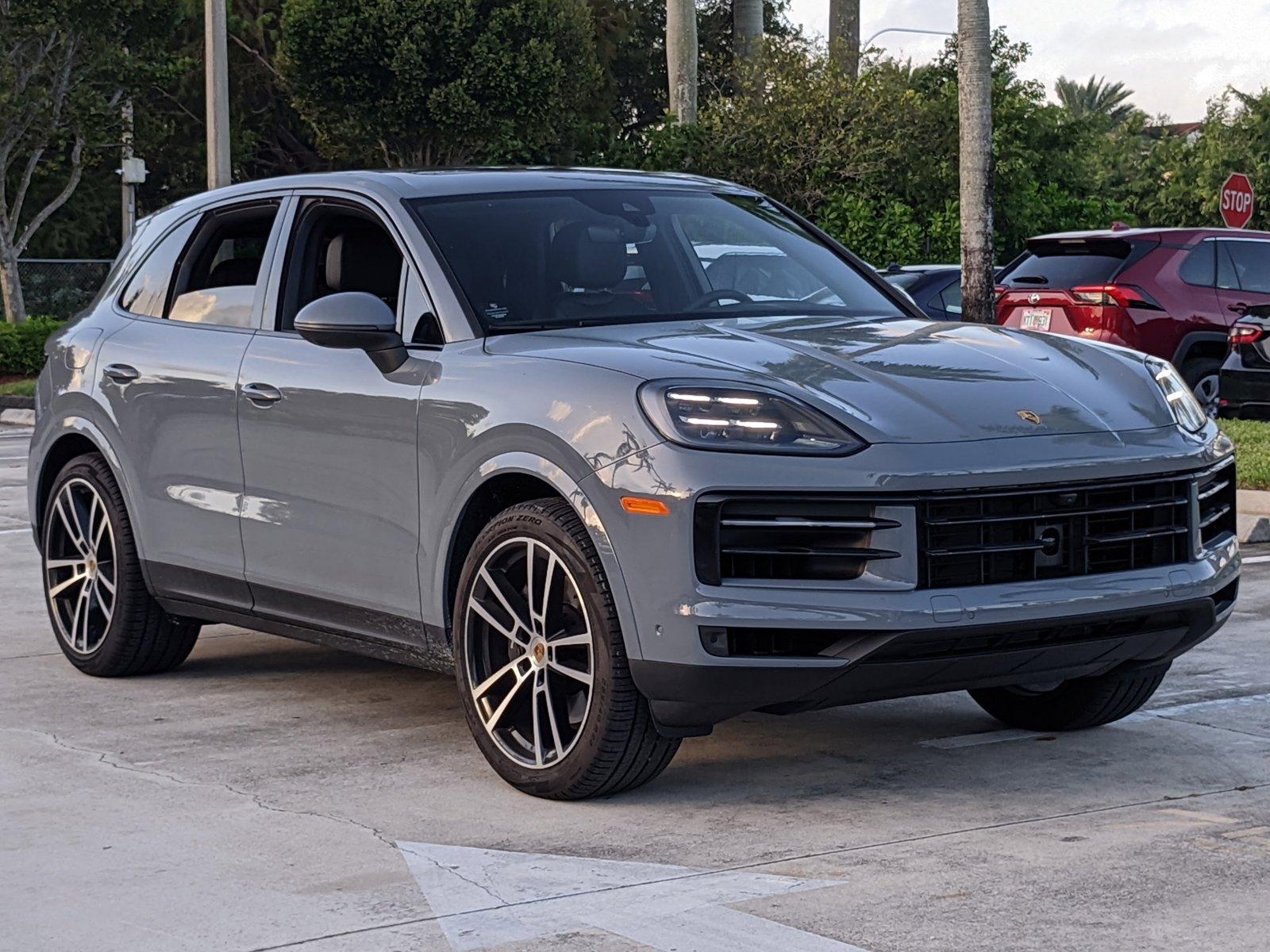 2024 Porsche Cayenne Vehicle Photo in Davie, FL 33331