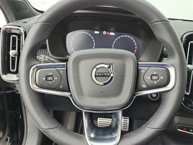 2022 Volvo XC40 Vehicle Photo in Grapevine, TX 76051