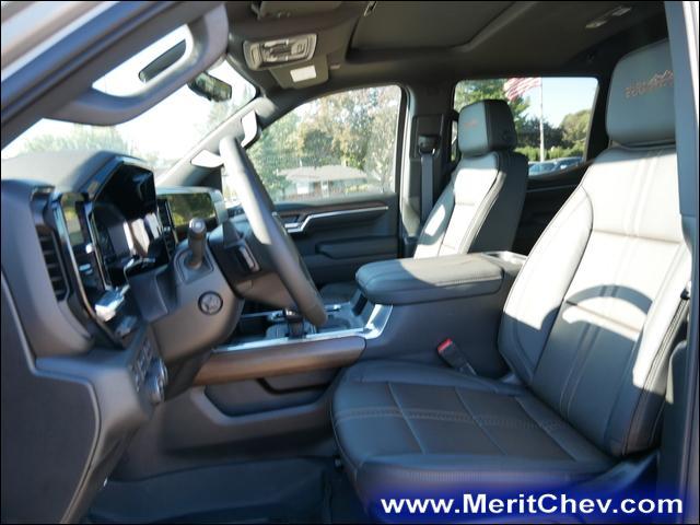 2024 Chevrolet Silverado 1500 Vehicle Photo in MAPLEWOOD, MN 55119-4794