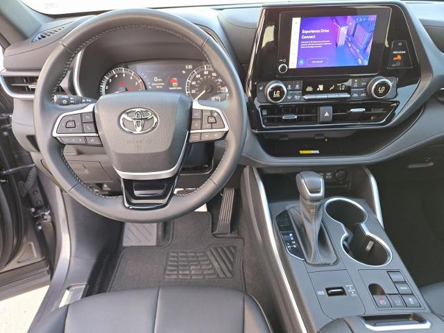 2023 Toyota Highlander Vehicle Photo in WEATHERFORD, TX 76087