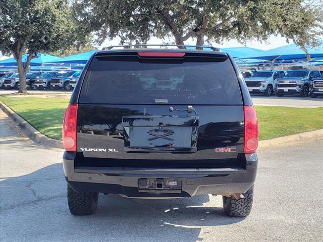 2013 GMC Yukon XL Vehicle Photo in DENTON, TX 76210-9321