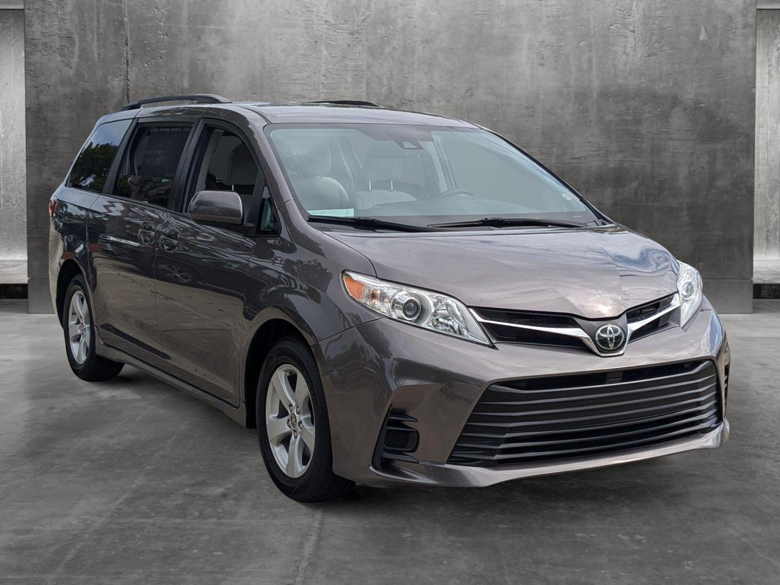 2020 Toyota Sienna Vehicle Photo in Davie, FL 33331