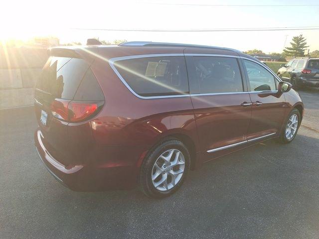 2019 Chrysler Pacifica Vehicle Photo in Cedar Rapids, IA 52402