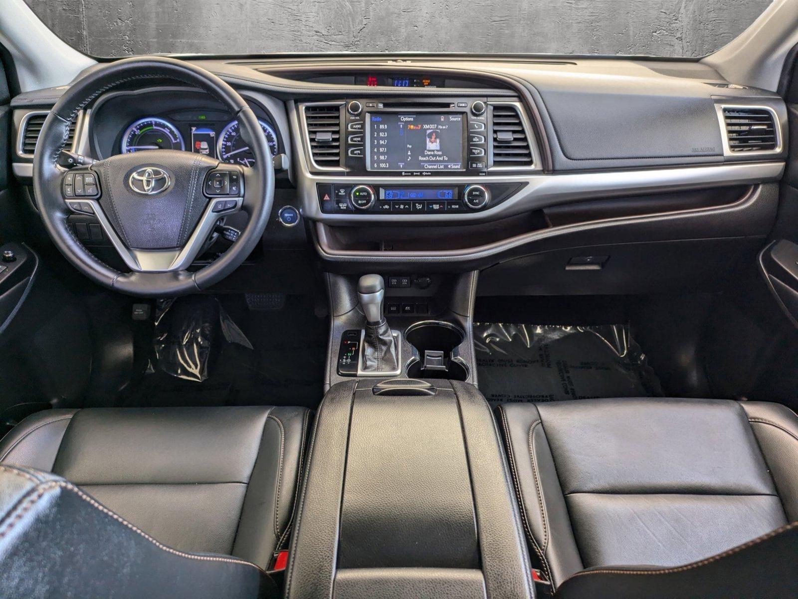 2019 Toyota Highlander Vehicle Photo in Tustin, CA 92782