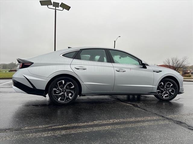 2024 Hyundai SONATA Vehicle Photo in O'Fallon, IL 62269