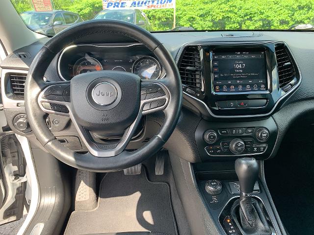 2019 Jeep Cherokee Vehicle Photo in MOON TOWNSHIP, PA 15108-2571