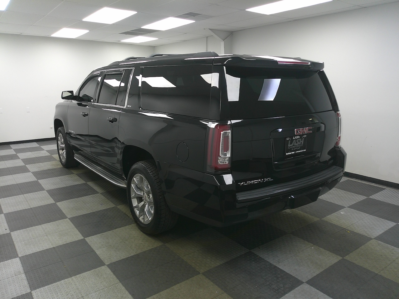 Used 2015 GMC Yukon XL SLT with VIN 1GKS2HKC3FR618768 for sale in Johnstown, OH