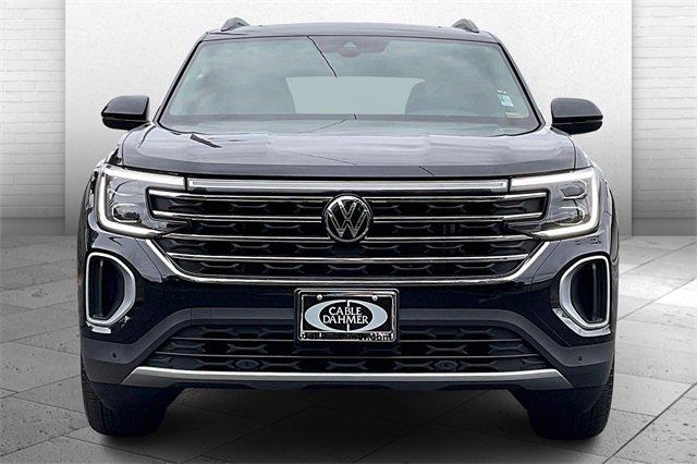 2024 Volkswagen Atlas Vehicle Photo in INDEPENDENCE, MO 64055-1314