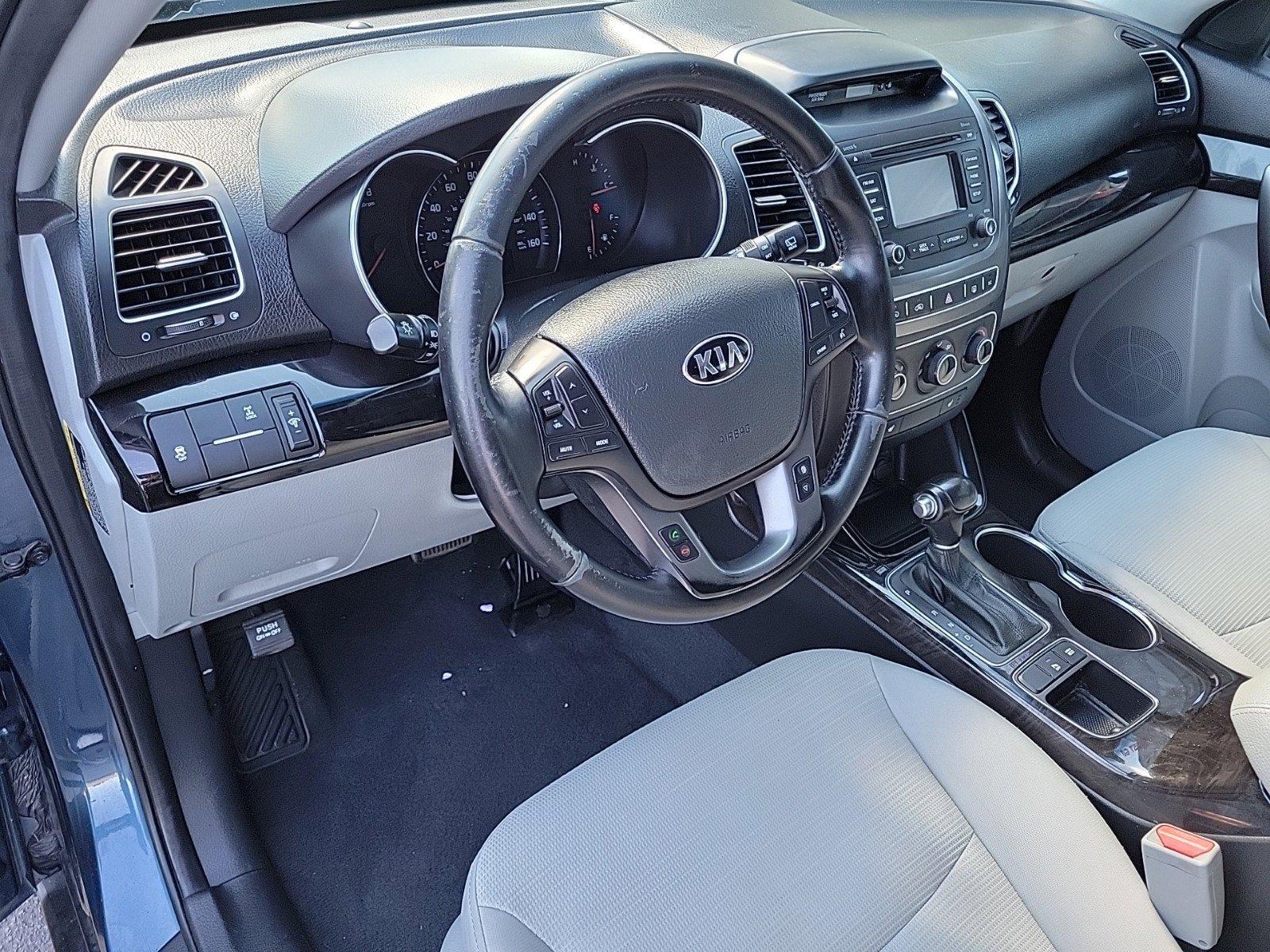 2015 Kia Sorento Vehicle Photo in Saint Charles, IL 60174