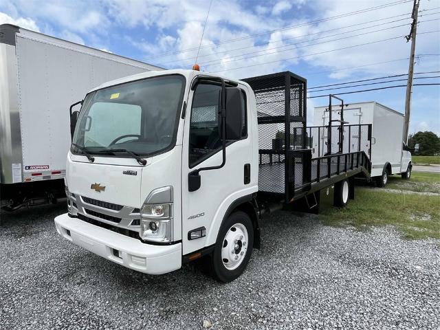 2024 Chevrolet Low Cab Forward 4500 Vehicle Photo in ALCOA, TN 37701-3235