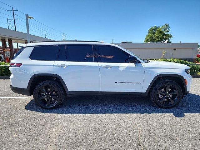 Used 2022 Jeep Grand Cherokee L Limited with VIN 1C4RJKBG8N8599832 for sale in Southaven, MS