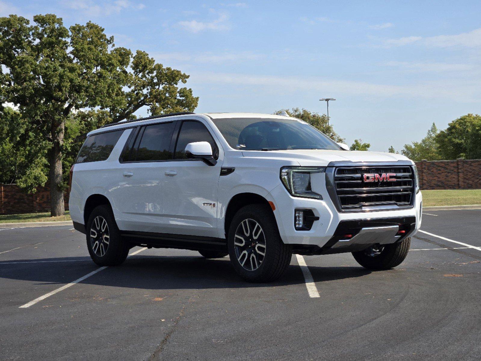 2024 GMC Yukon XL Vehicle Photo in DALLAS, TX 75209-3016