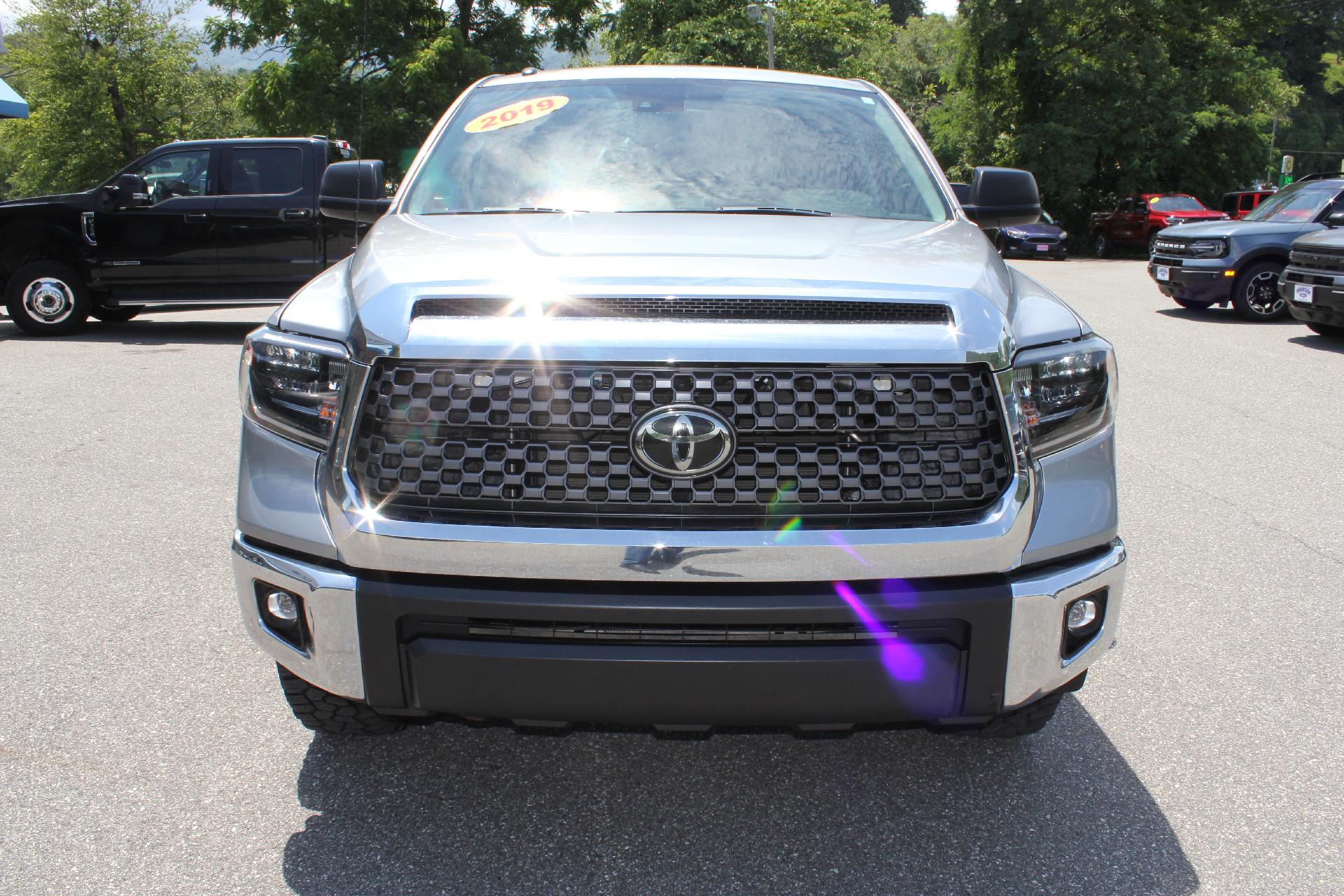 Used 2019 Toyota Tundra SR5 with VIN 5TFDW5F12KX835282 for sale in Bryson City, NC