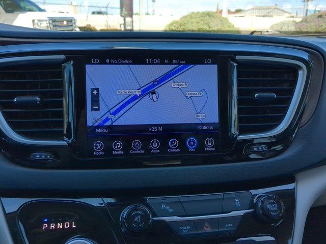 2017 Chrysler Pacifica Vehicle Photo in SELMA, TX 78154-1459