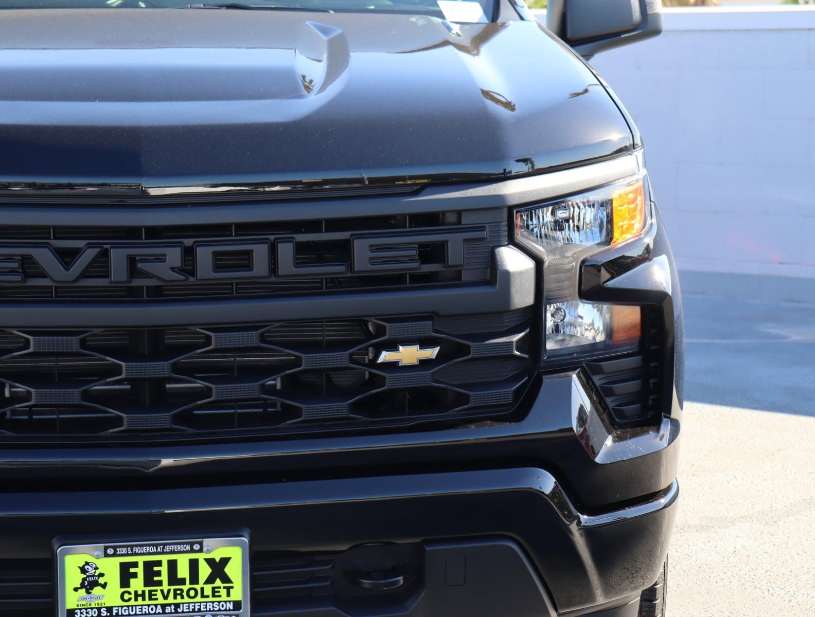 2025 Chevrolet Silverado 1500 Vehicle Photo in LOS ANGELES, CA 90007-3794