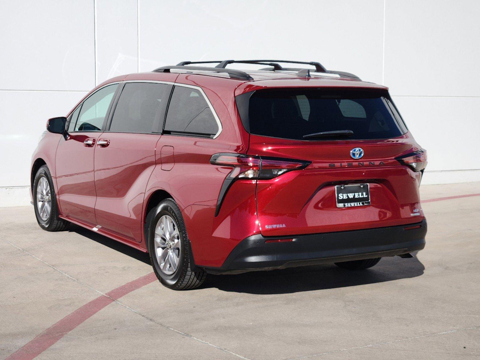 2022 Toyota Sienna Vehicle Photo in GRAPEVINE, TX 76051-8302