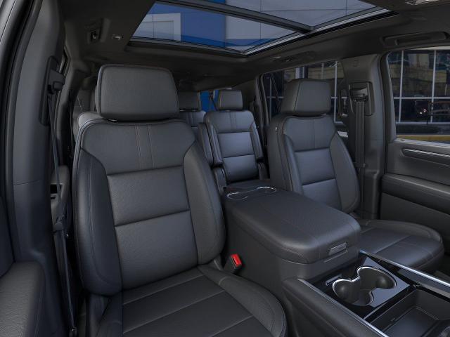 2025 Chevrolet Suburban Vehicle Photo in HOUSTON, TX 77054-4802